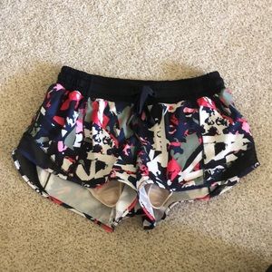 Lululemon Size 4 shorty Hot Shorts